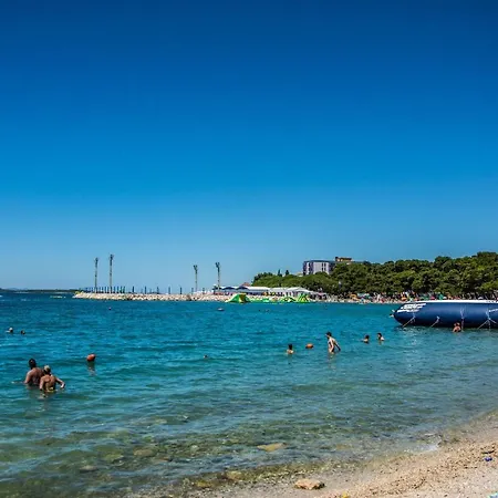 Mimi Biograd Na Moru